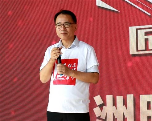 洲明科技首席运营官土桥昭人充满活力的讲话瞬间让大家都元气满满！